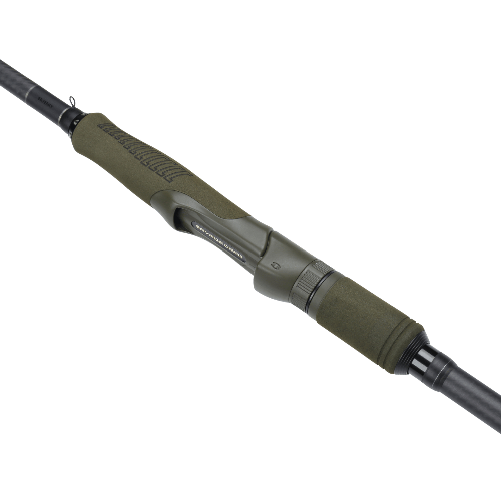 Savage Gear Revenge SG4 Medium Game Travel 2nd Gen sur brochetperche.fr